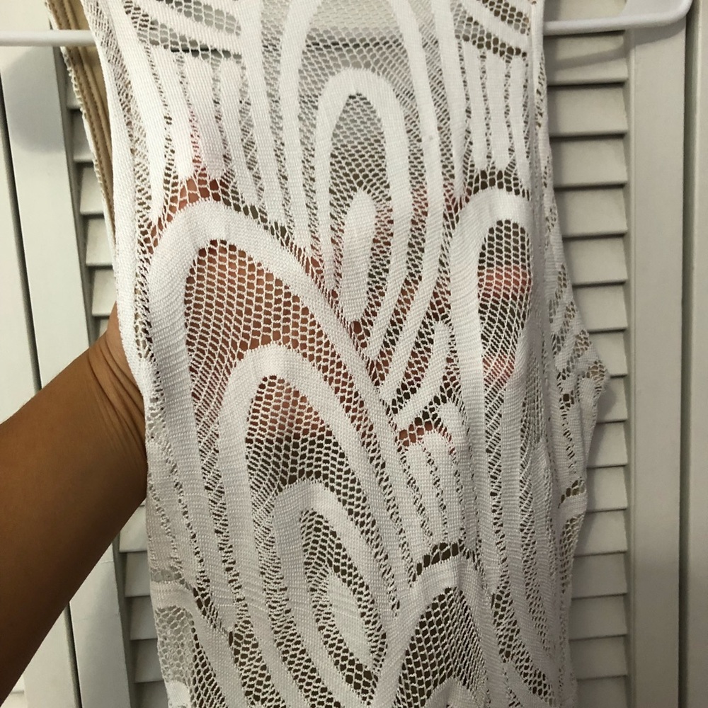 White/nude lace body con dress - Picture 3 of 4